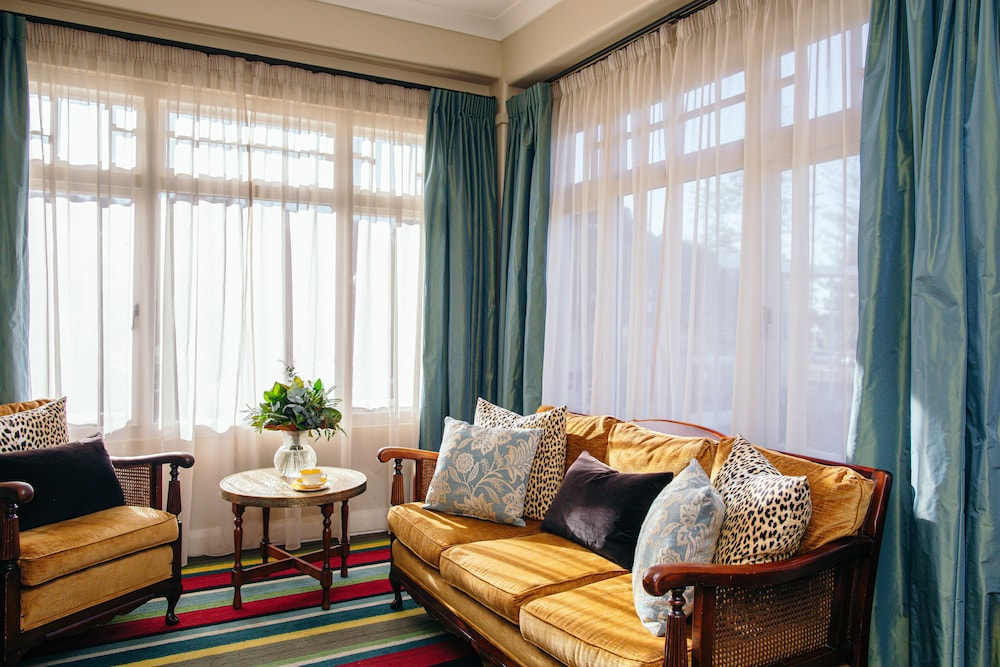 Royal Suite, 1 King Bed, Partial Ocean View photo 3