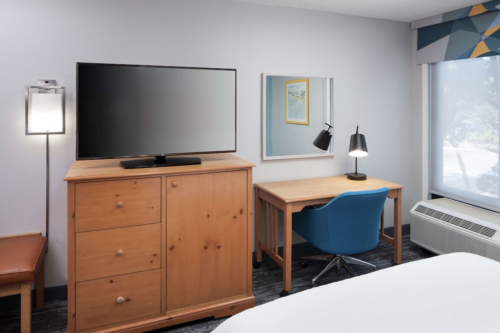 Standard room with two double beds - Photo 1