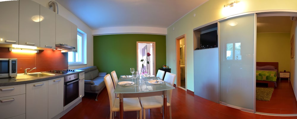 Apartment, 2 Bedrooms, Terrace, Park View photo 2