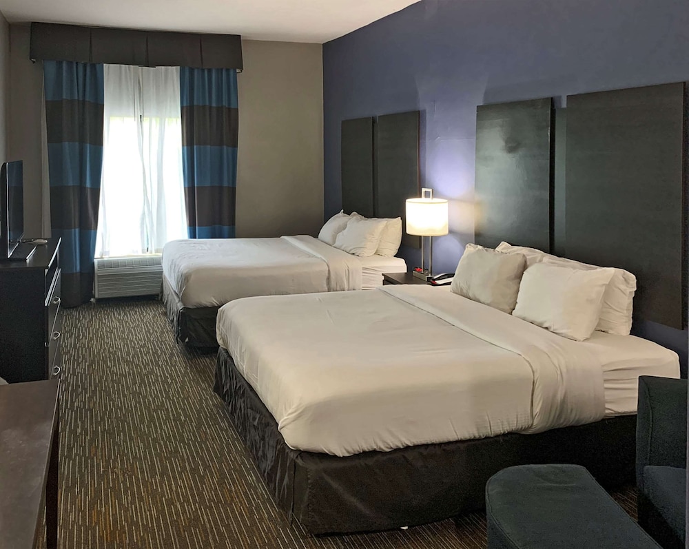 Standard Room, 2 Queen Beds, Non Smoking - Photo 1