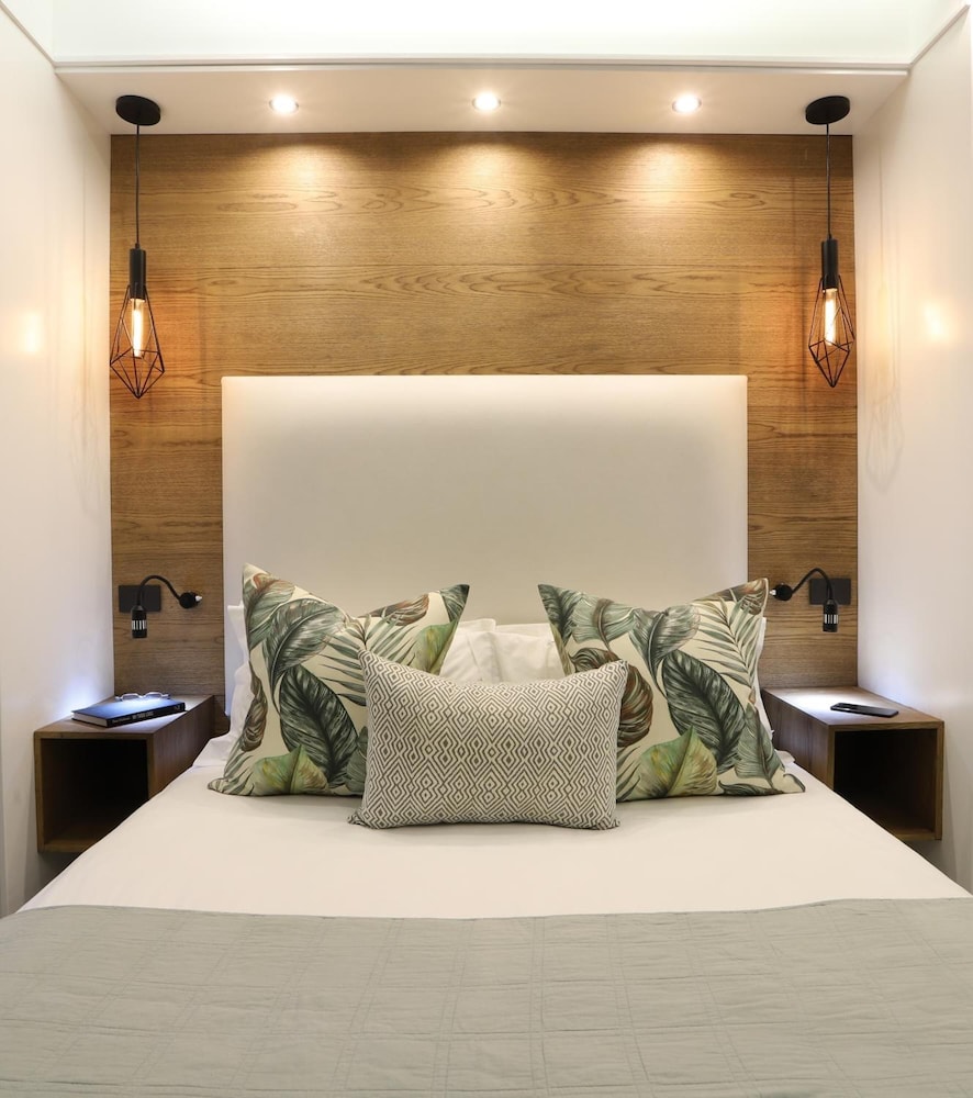 Suite 4 photo 3
