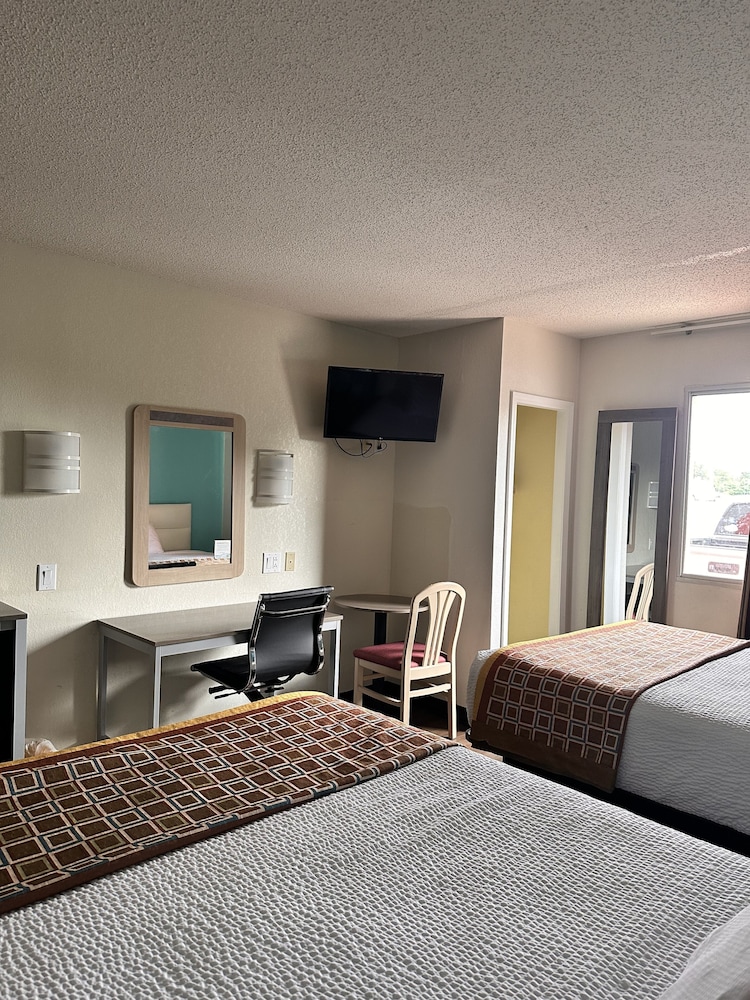 Room, 2 Double Beds, Non Smoking photo 1