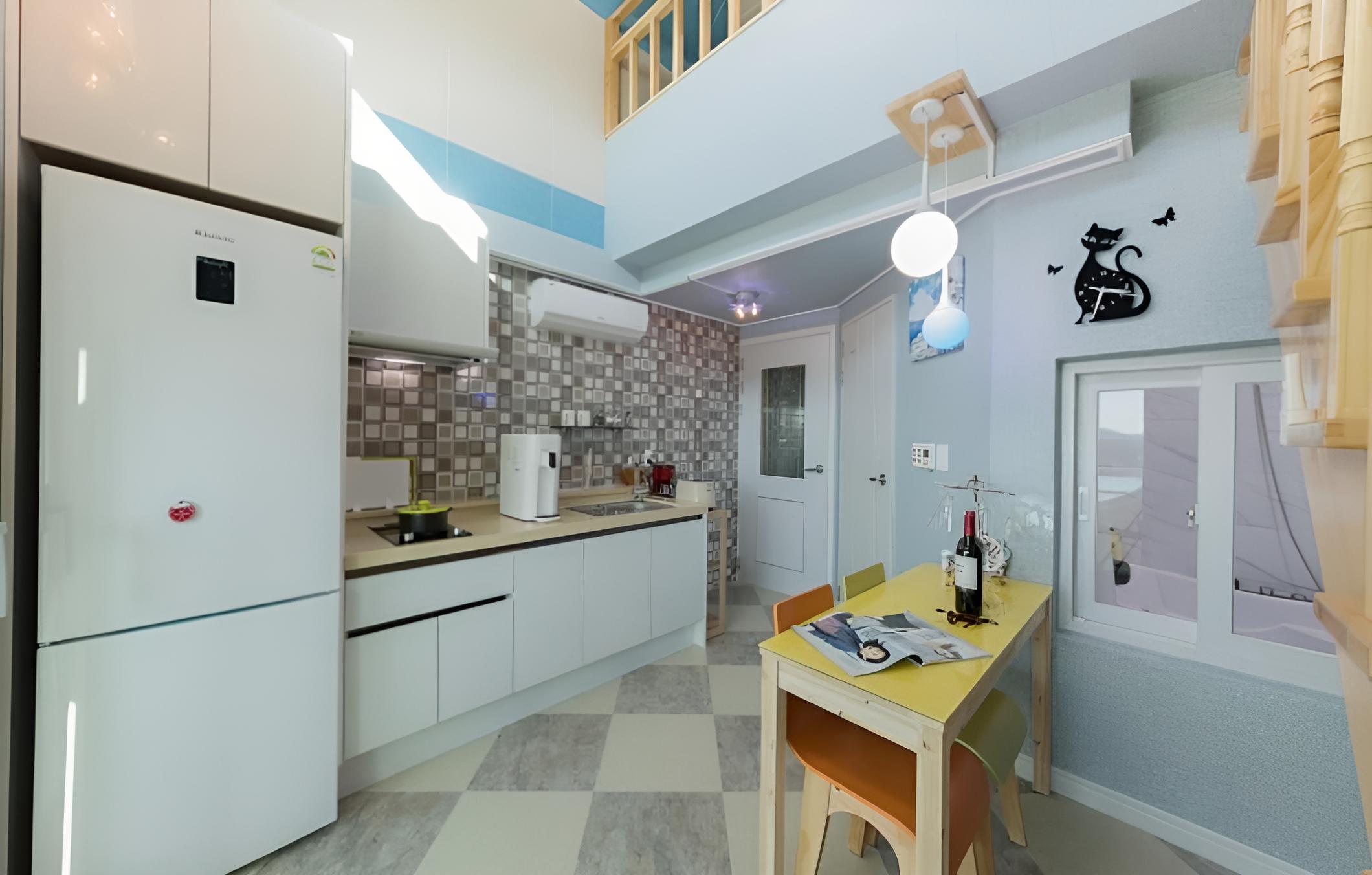 Room (Room 201 (Ocean View Whirlpool))
