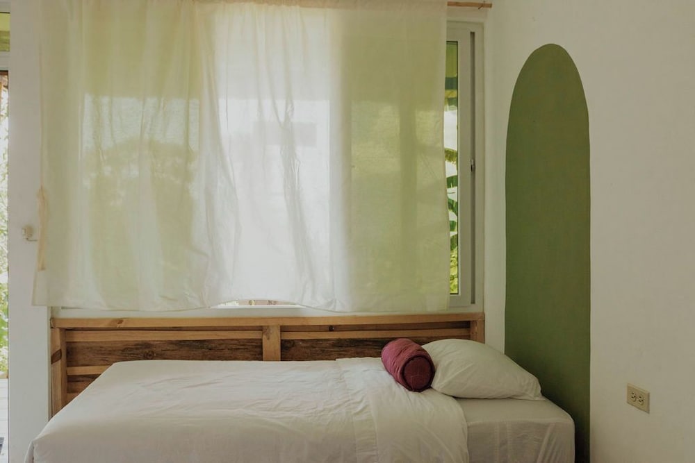 Economy Twin Room photo 3