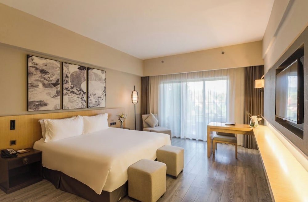 Courtyard View Room