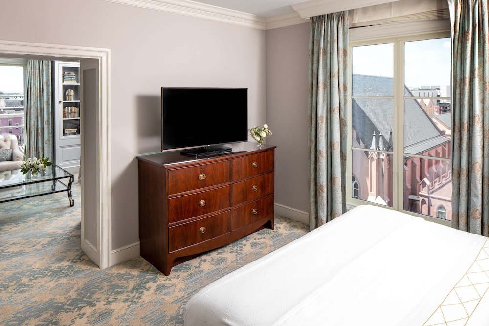 Suite (St. Matthews) photo 3