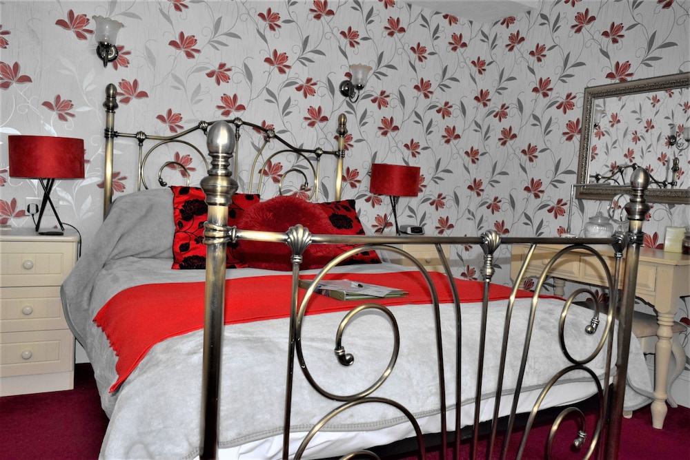 Classic Double Room, Ensuite photo 2