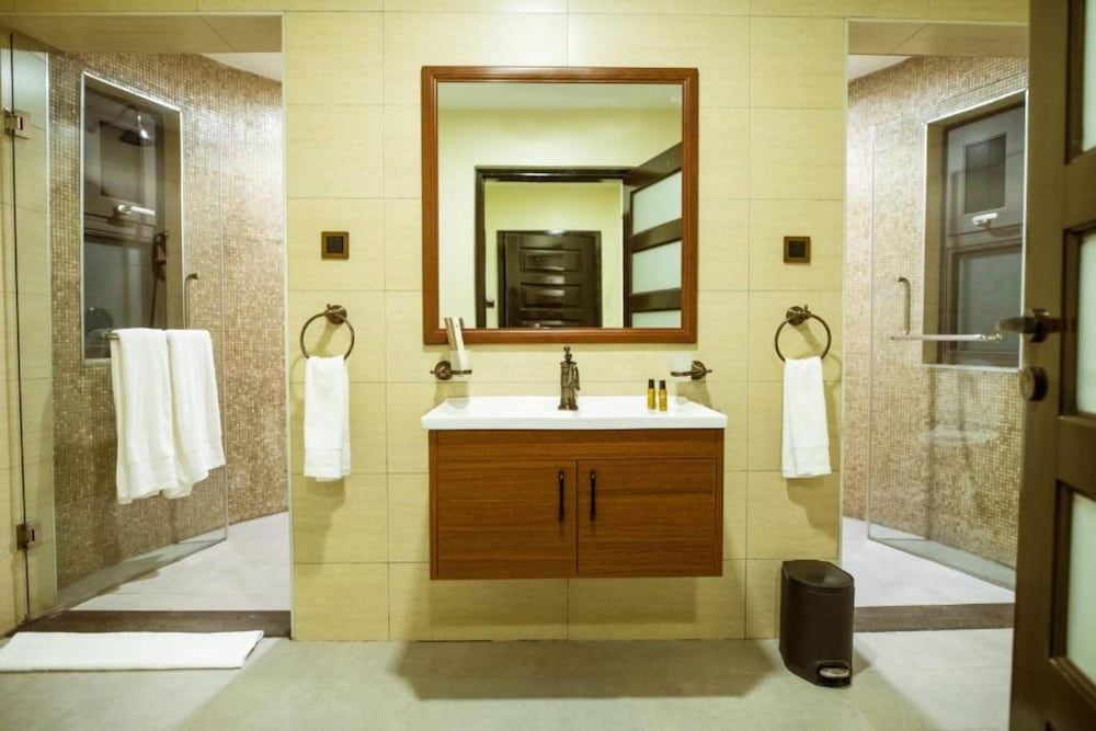 Deluxe Room - Photo 2