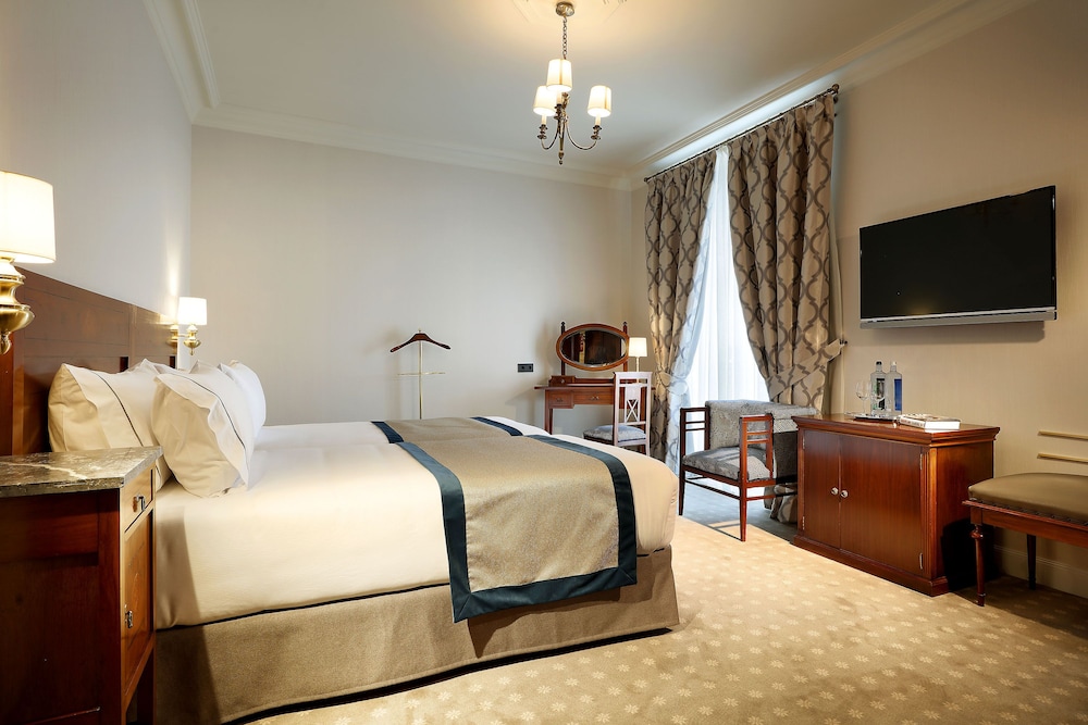 Deluxe Room (With Access To The Marine Circuit) photo 3