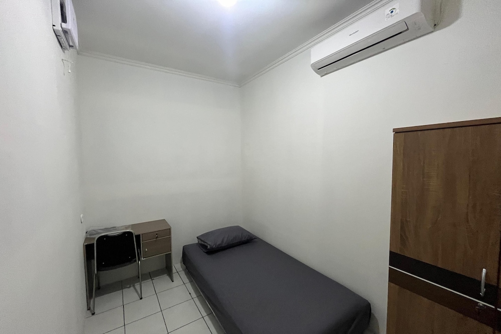 Economy Single Room