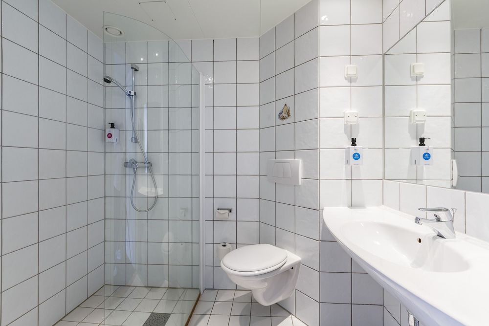 Standard Double or Twin Room - Photo 2