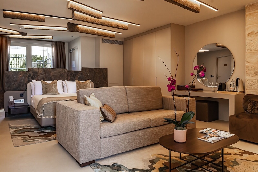 Suite (Annex) - Photo 2