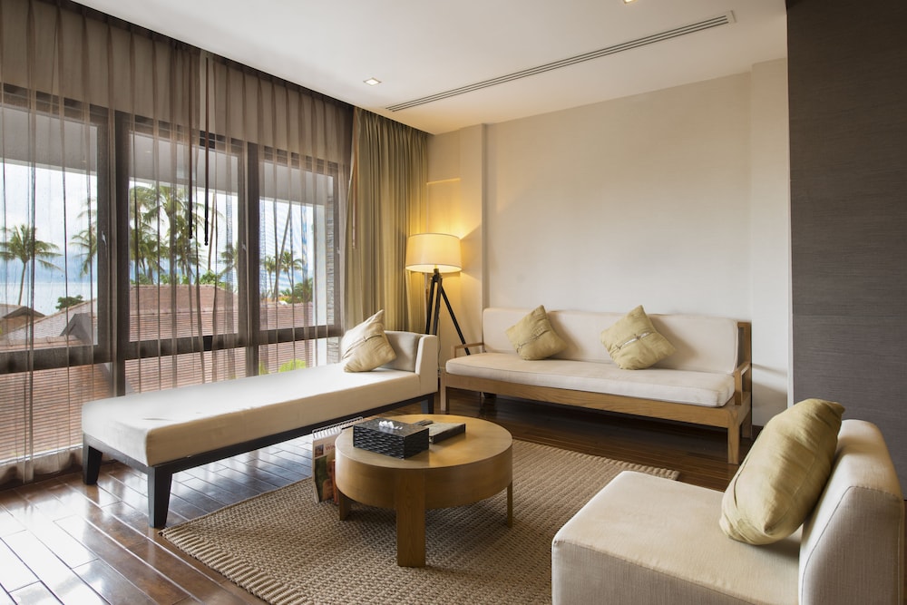 One Bedroom Suite Sea View with Free Minibar - Photo 4