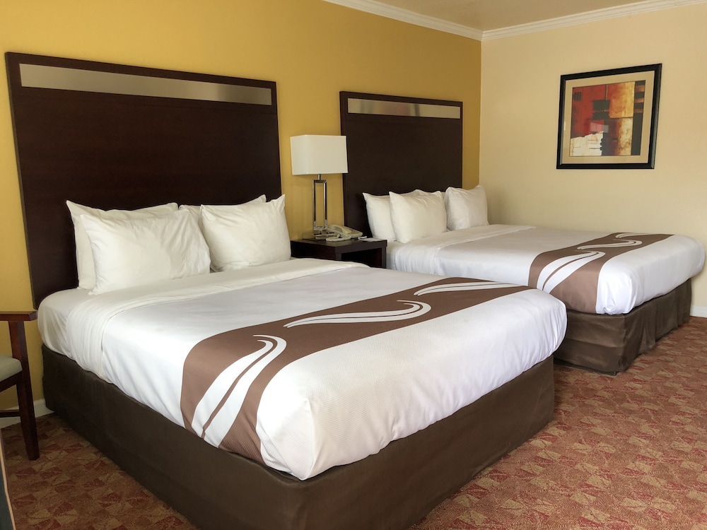 Room, Multiple Beds, Non Smoking - Photo 3