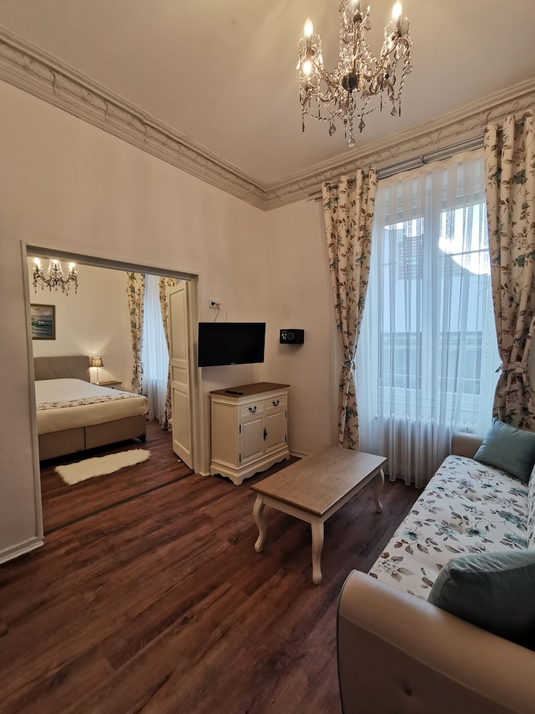 Classic Suite (3)