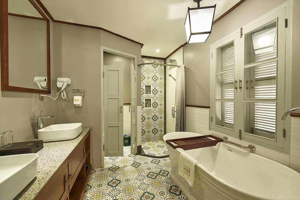 Junior Suite King Room - Photo 4