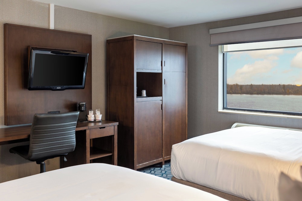 Standard Room, 2 Queen Beds, River View - Photo 9