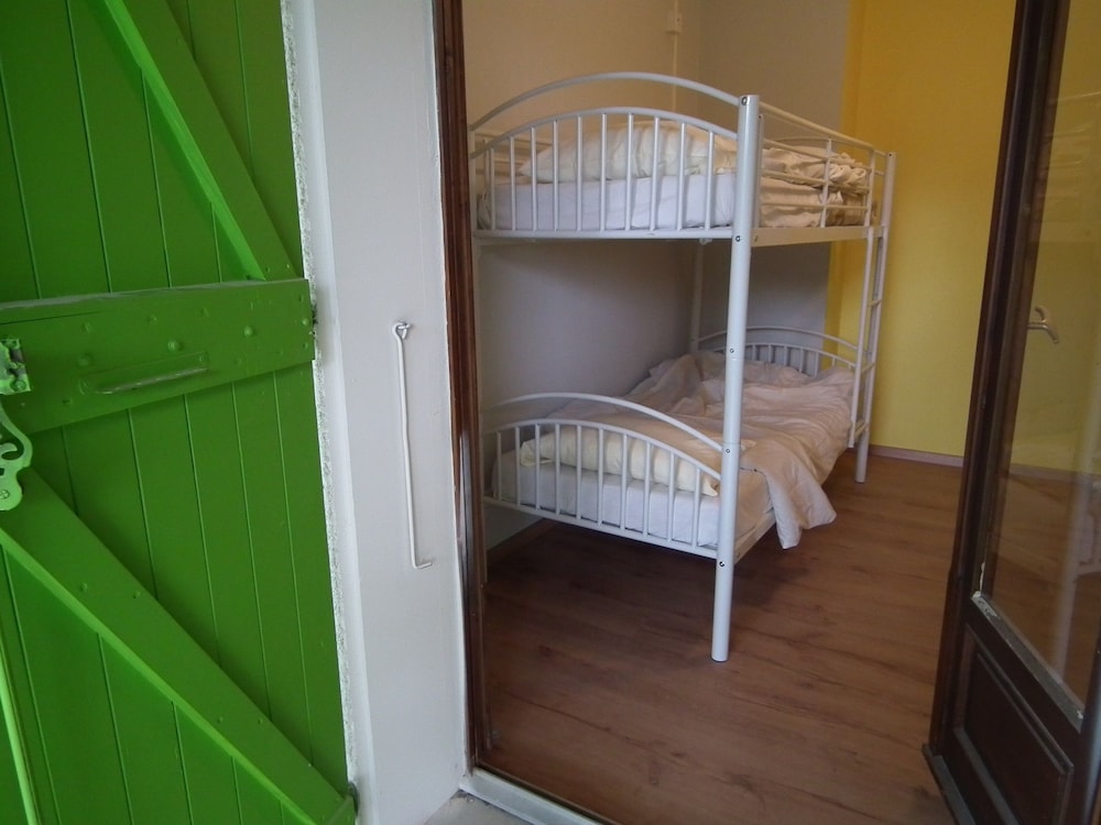 Shared Dormitory, Mixed Dorm, Shared Bathroom, Garden View (For 8) photo 1