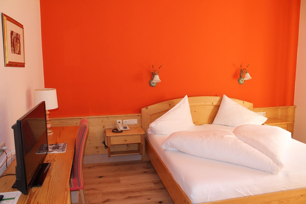 Basic Single Room photo 3