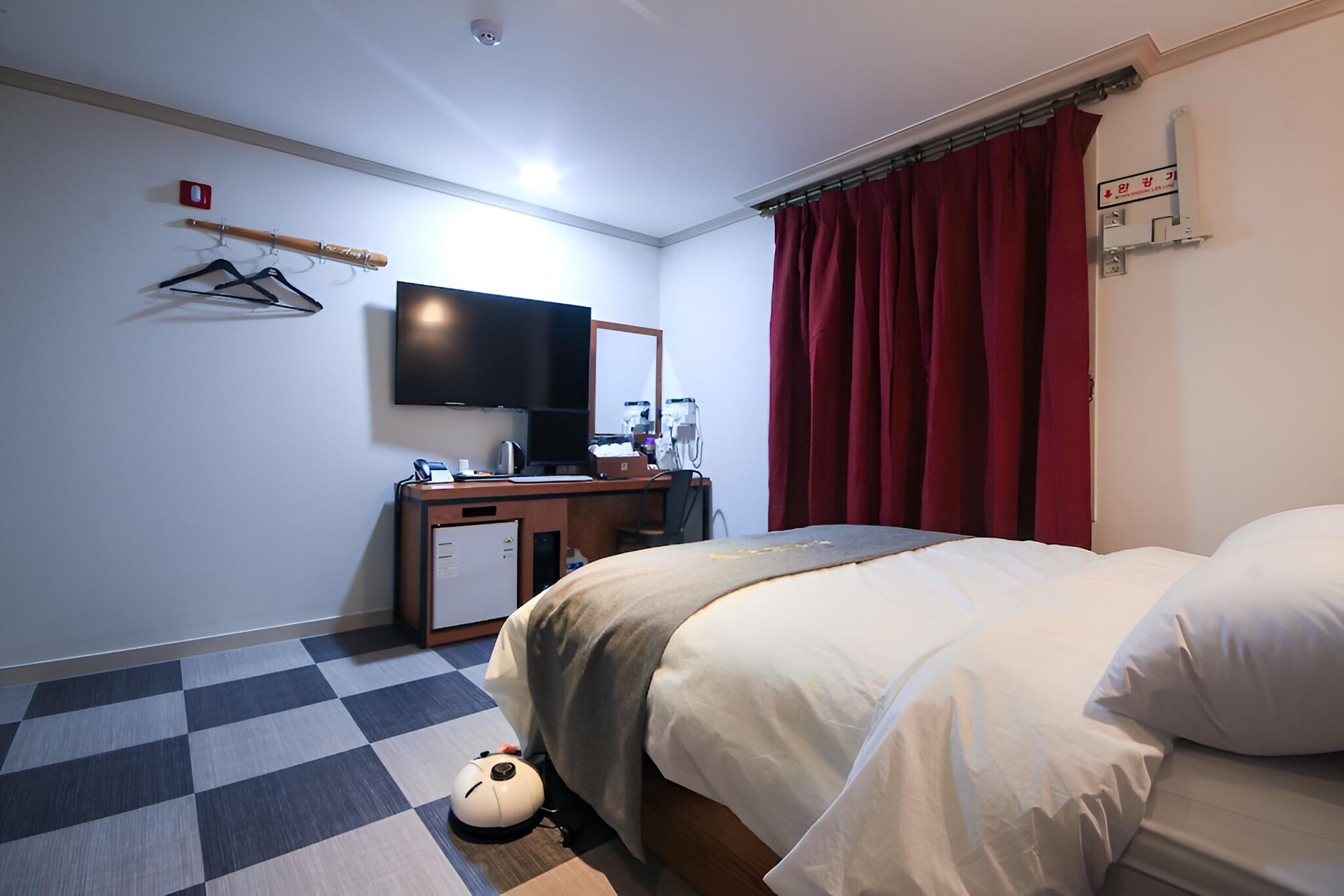 Room (General room (hot water mat room insp) - Photo 5