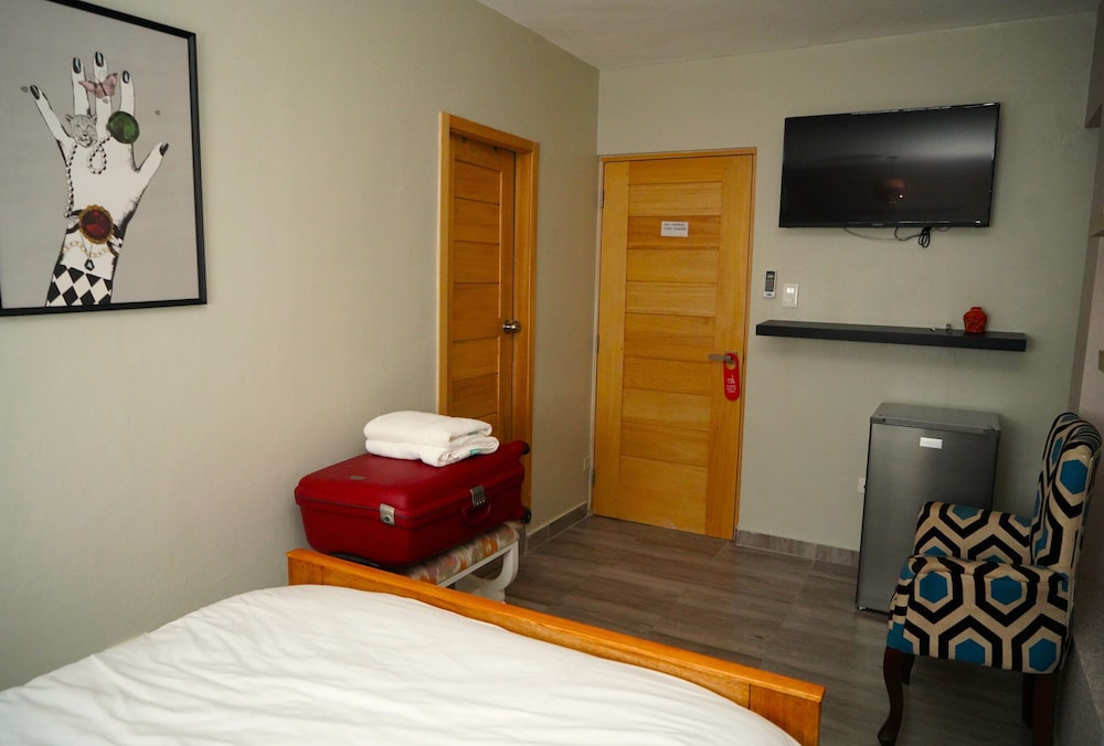 Room 8 photo 3