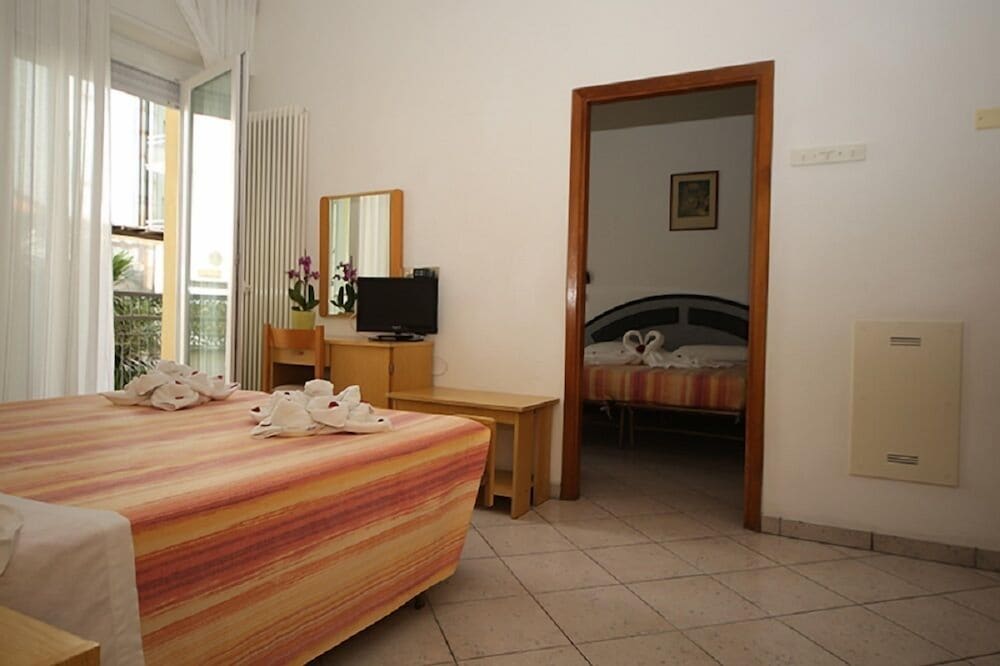 Family Room, Balcony