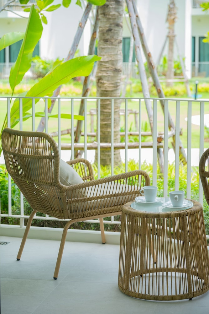 Deluxe Room, Garden View - Photo 4