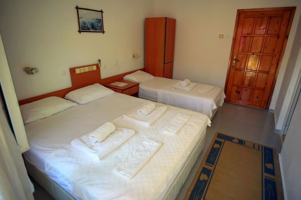 Standard Triple Room - Photo 5