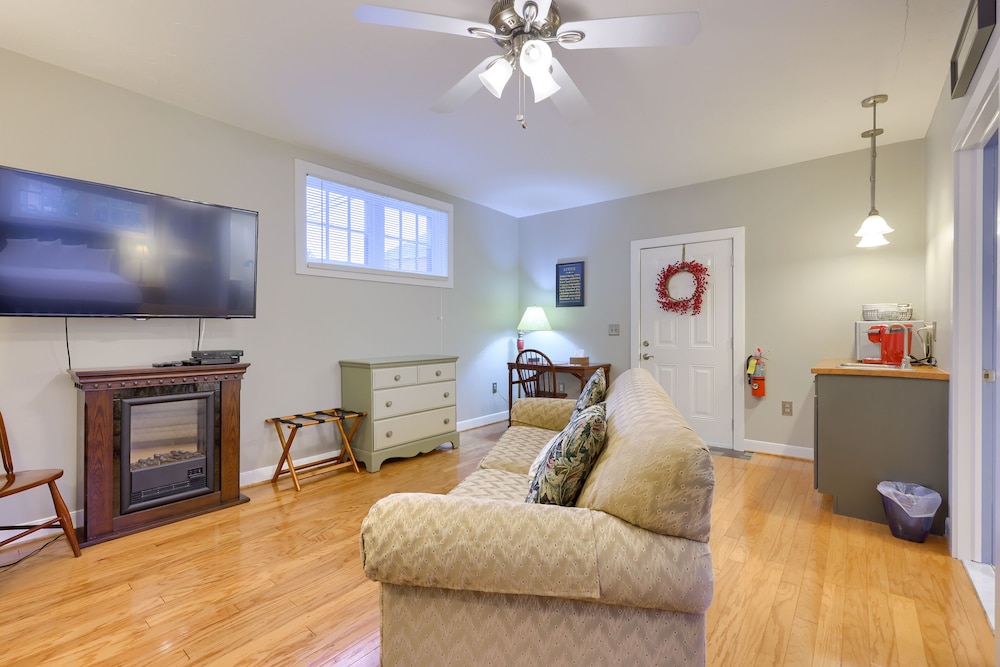 Cottage, 1 Queen Bed with Sofa bed photo 3