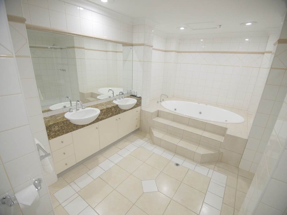 One Bedroom Spa Apartment - Photo 14
