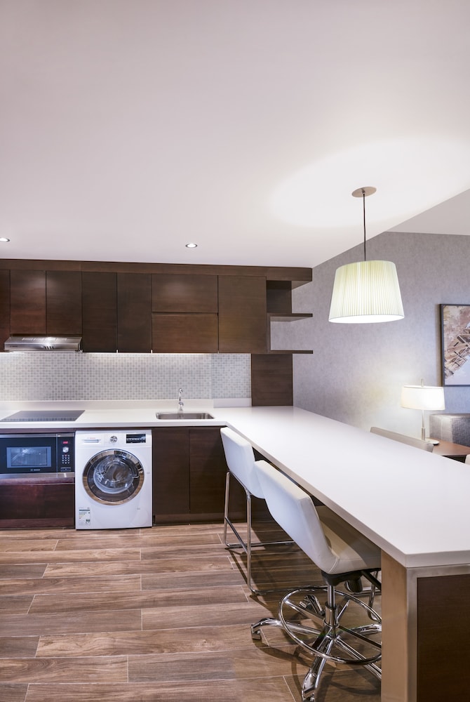 One Bedroom Apartment with Kitchen Complimentary Transfer to Gold Souk photo 3