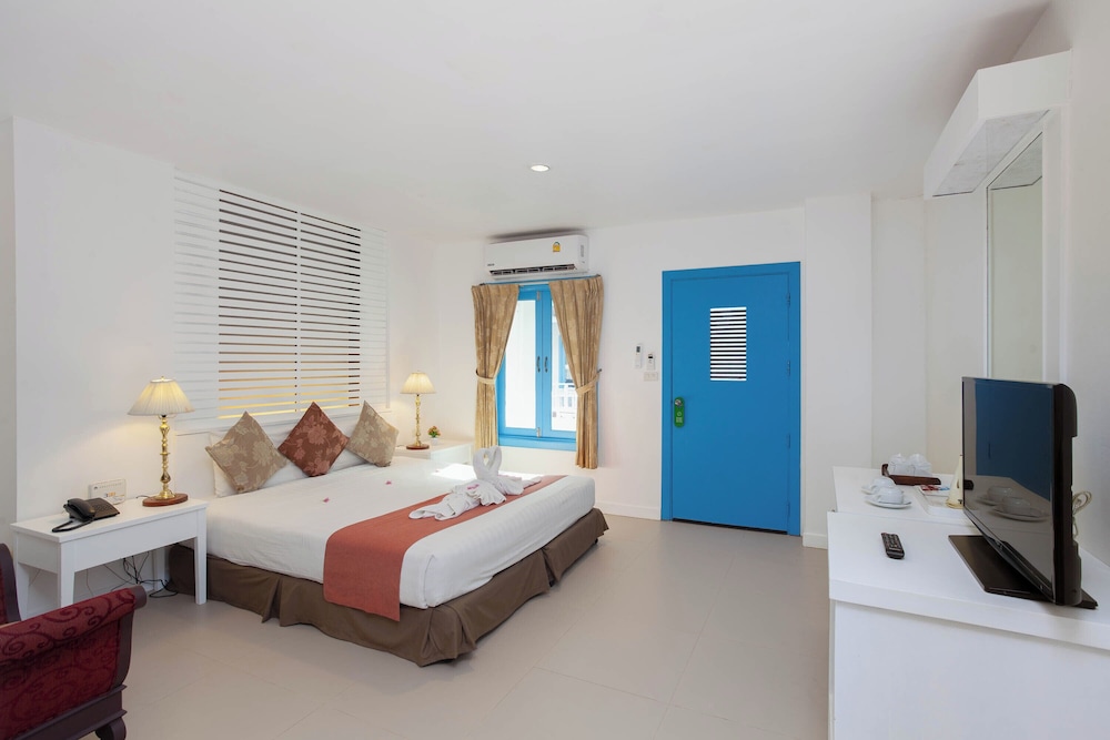 Deluxe Double Room, Garden View - Photo 3
