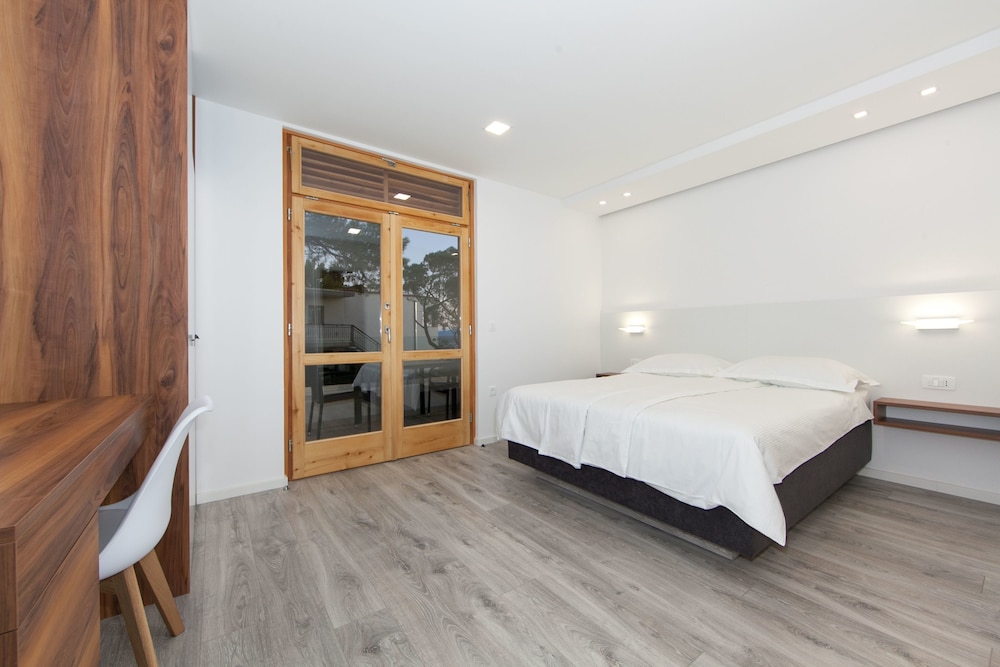Exclusive Apartment, 2 Bedrooms, Ocean View, Beachfront photo 3