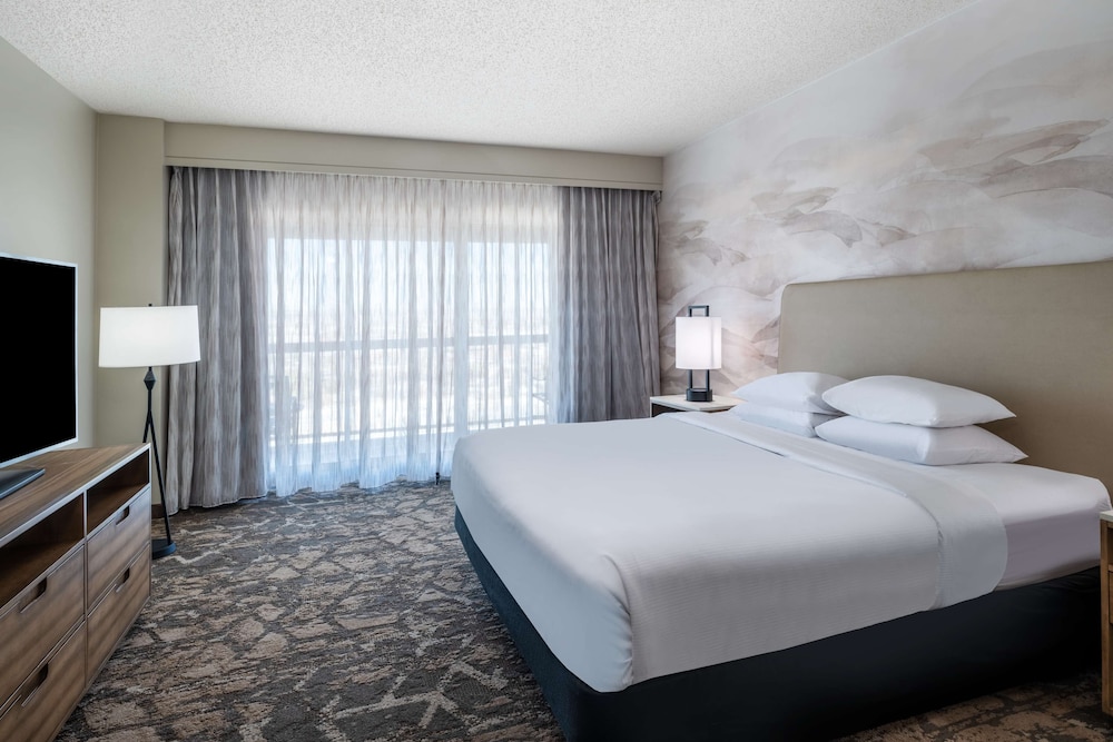 Suite, 1 King Bed (Hospitality) - Photo 3
