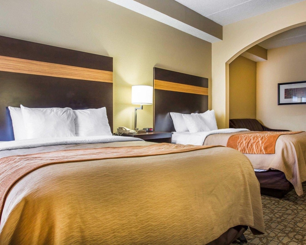 Suite, Multiple Beds, Non Smoking - Photo 7
