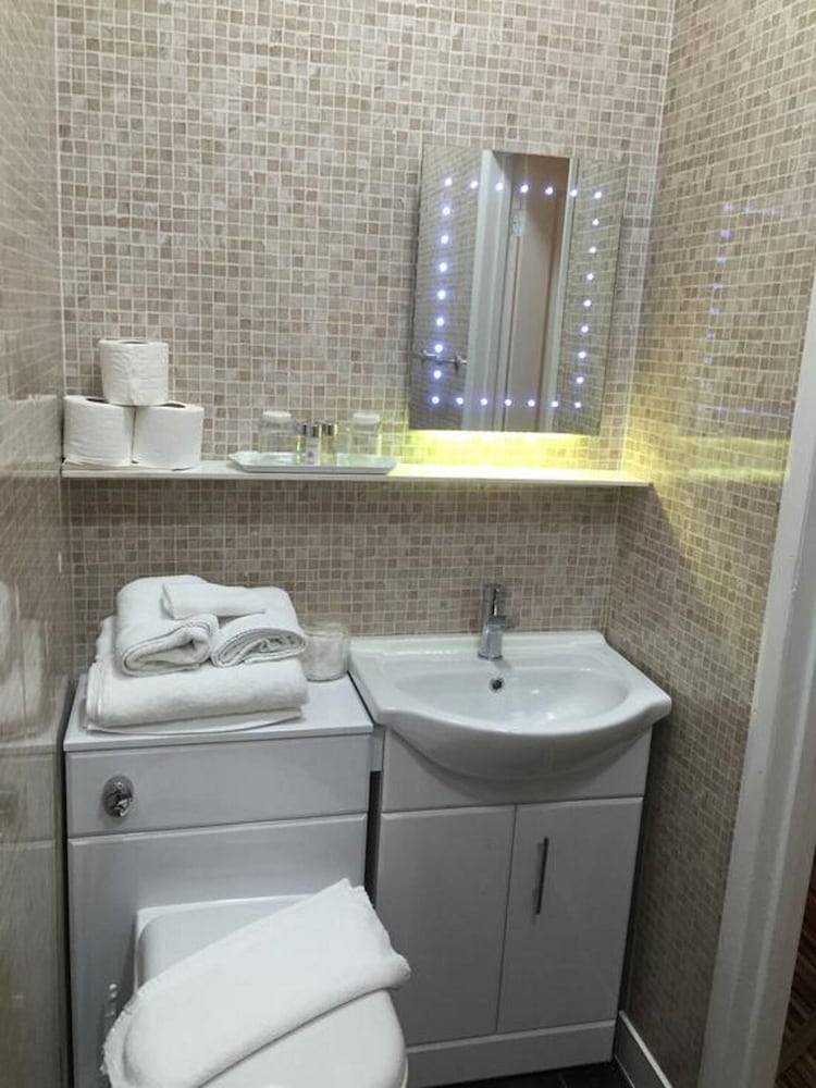 Luxury Suite, Ensuite - Photo 7