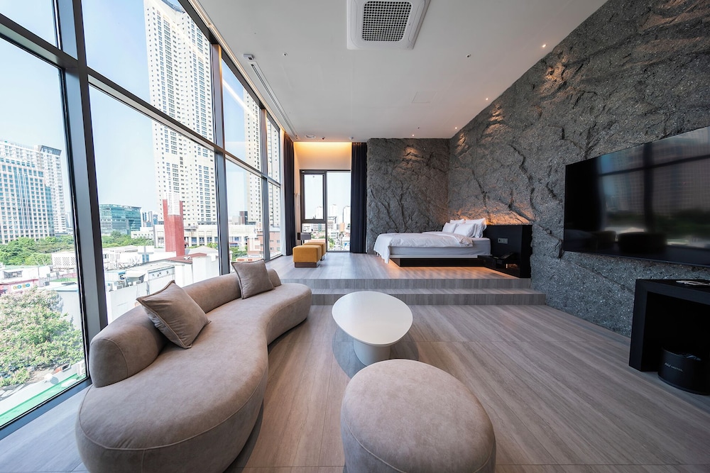 AU VIP, City View photo 3