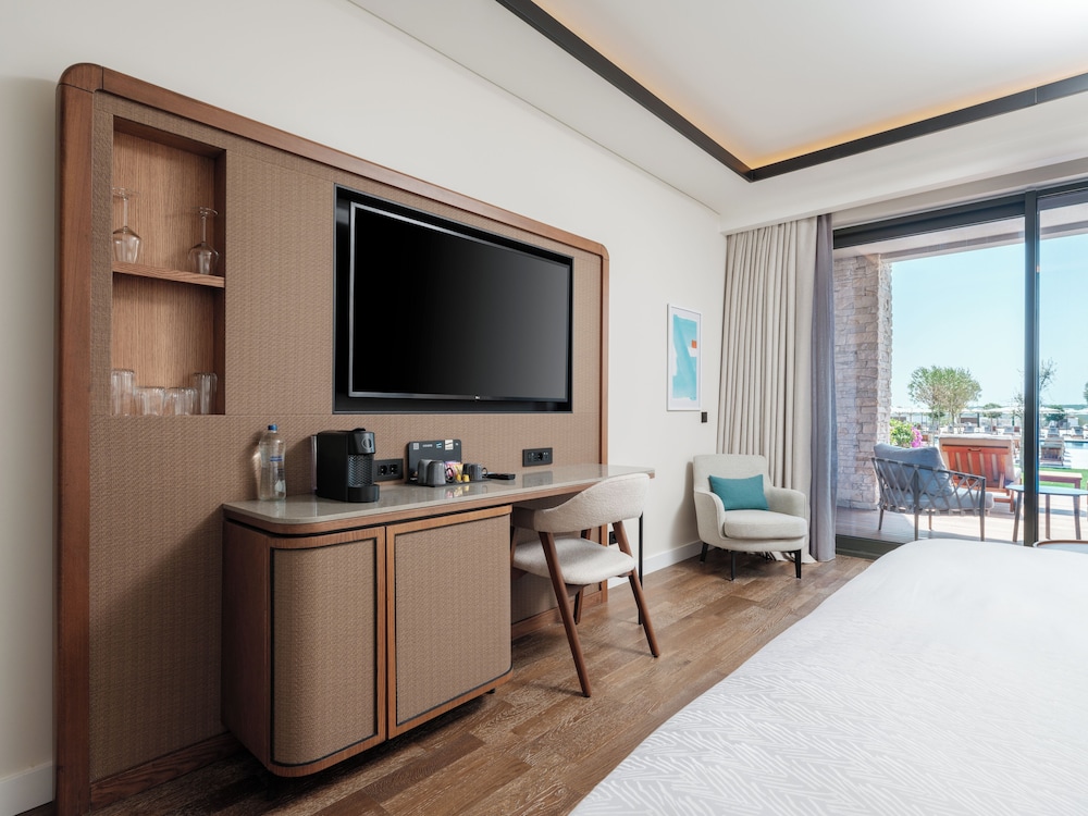 Deluxe Swim-Up Room Sea Side (Family Zone) photo 2