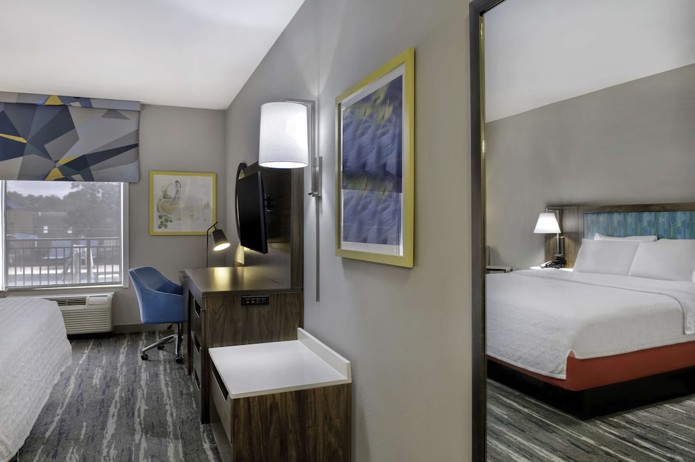 Room, 1 King Bed, Accessible - Photo 7