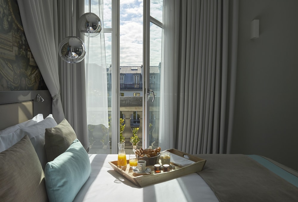 Hotel Indigo Paris - Opera by IHG bedroom photo