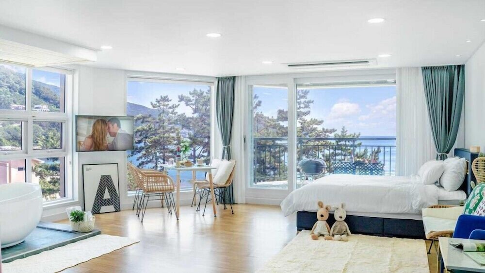 Room (402 (Ocean View/Spa)) photo 1