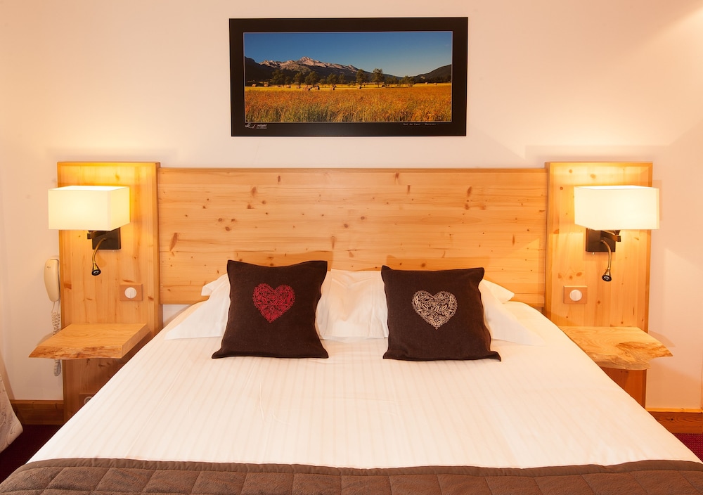 Comfort Room, 1 Queen Bed, Non Smoking, Mountain View Comfort Room, 1 Queen Bed, Non Smoking, Mountain View