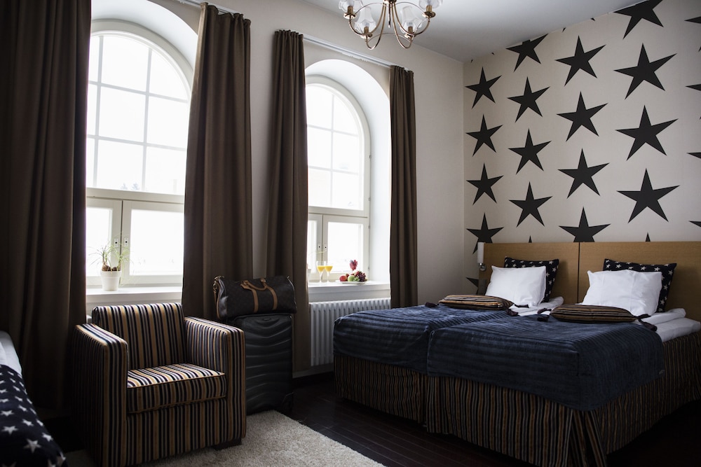 Standard Room, 3 Twin Beds - Photo 1