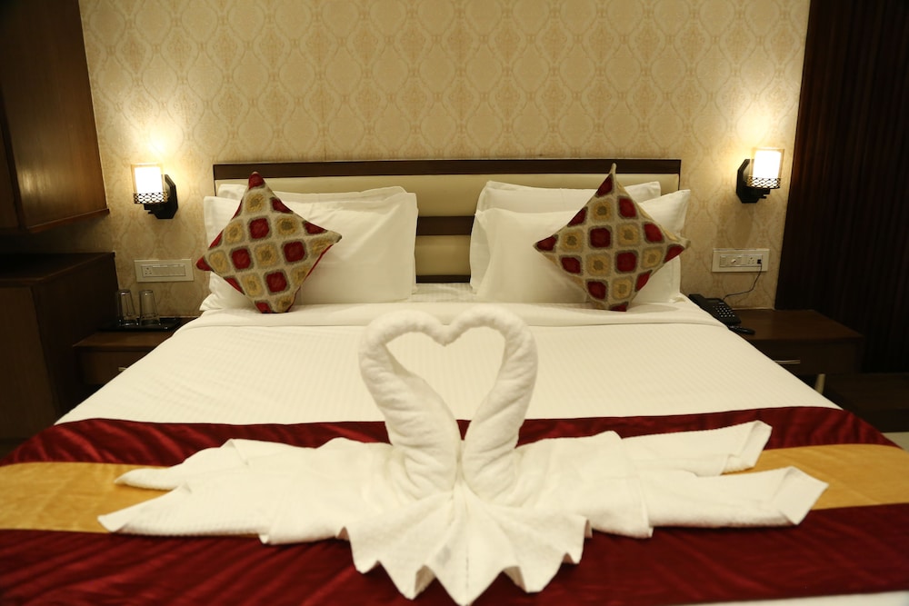 Executive Room, City View