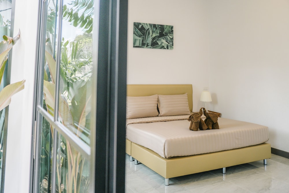 Villa, 1 King Bed, Garden View