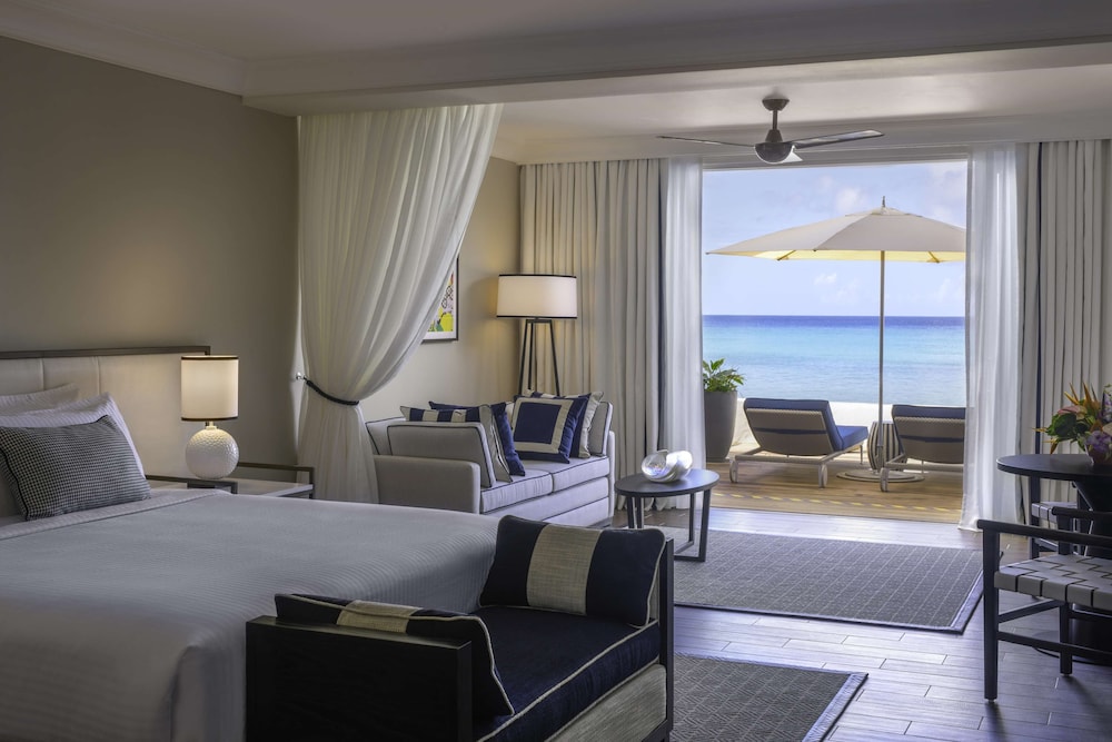Suite, 1 King Bed, Beachfront - Photo 7