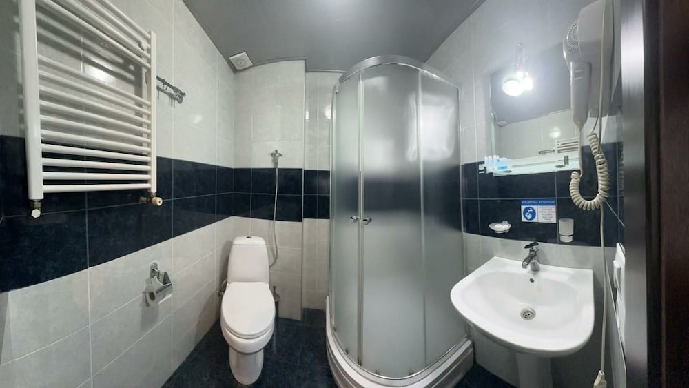 Standard Double or Twin Room photo 3