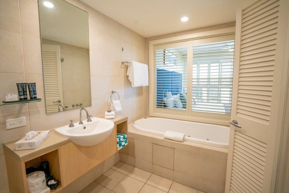 One Bedroom Spa Suite photo 3