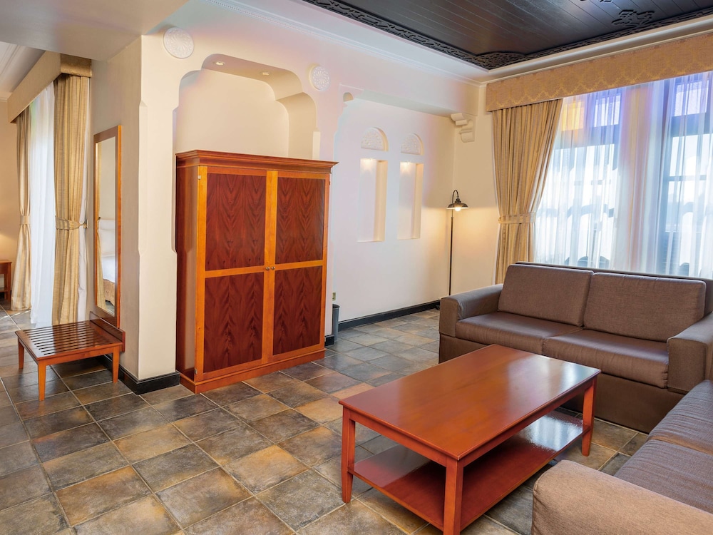 Suite, 1 Double Bed with Sofa bed photo 3