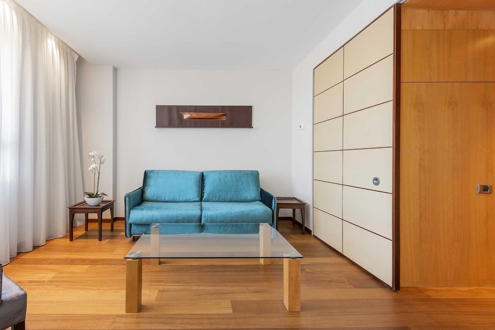 Suite Junior, 1 Cama Doble, Vista a la Ciudad (Uso Individual)